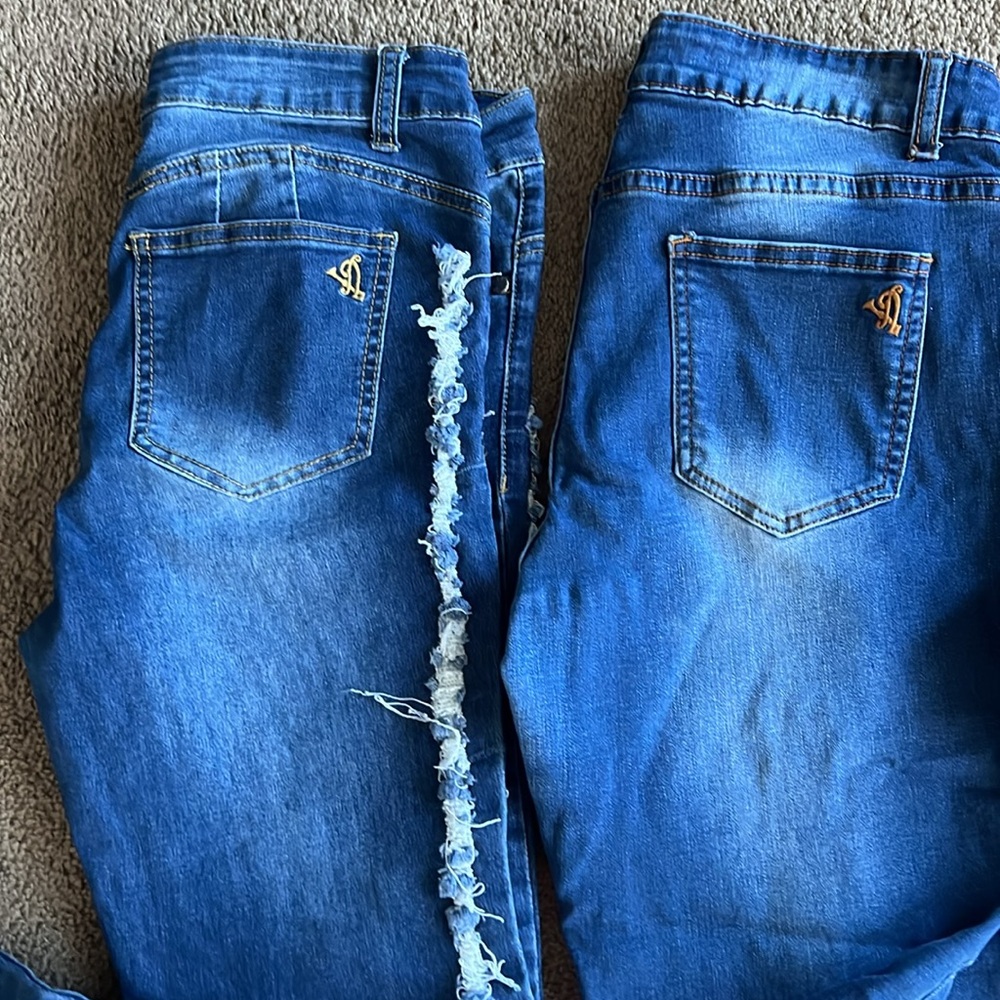 VIP Stylish Distressed Jeans Collection - Picture 2 of 10